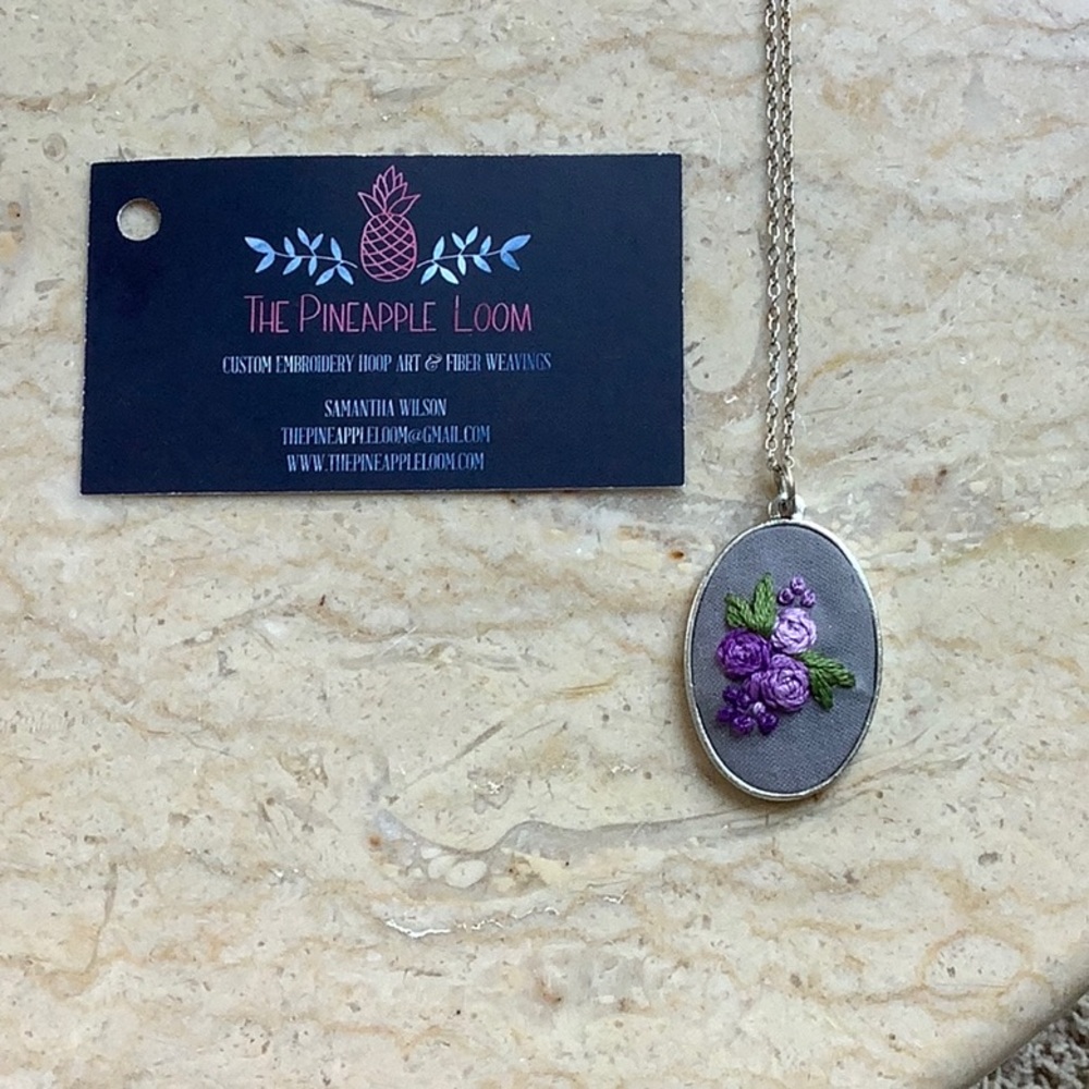 NWOT-handcrafted embroidery design necklace